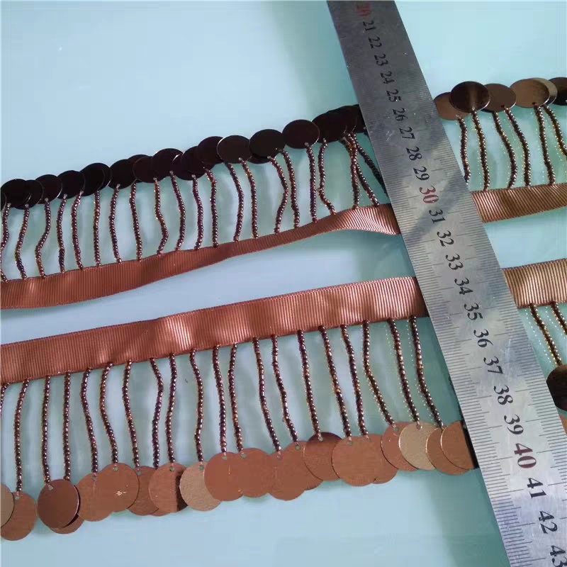 Franges en perles de rocaille et sequins faites main : garniture de couture à faire soi-même