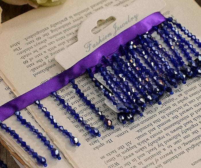 Franges en perles de cristal faites à la main : garniture violette pour costumes de danse