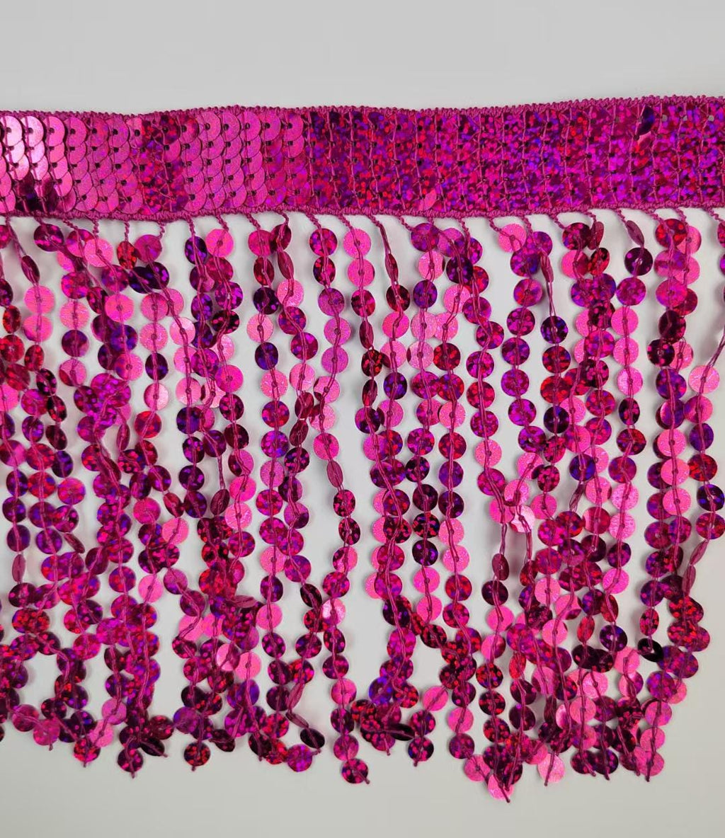 Bande tressée épaisse de 10 yards (9,14 m) et 6 pouces (15,2 cm) de large, ornée de sequins et de franges, disponible en 100 couleurs différentes.