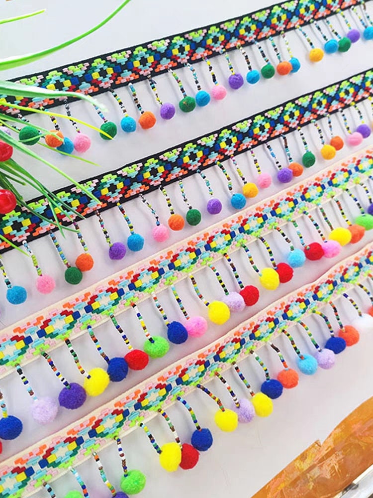 Frange à pompons faite main, 90 cm de long et 6 cm de large, ornée de perles. Idéale pour abat-jour, robe, etc. (à coudre soi-même).