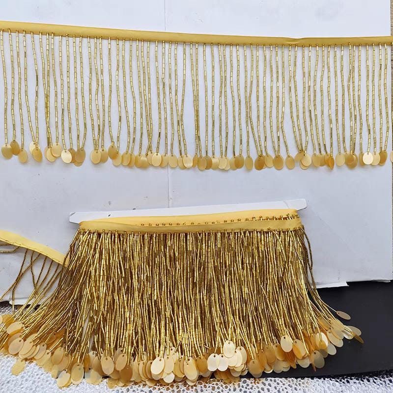 Franje met pailletten en kralen: kraaltjes, versiering voor jurken en kostuums - 90 cm