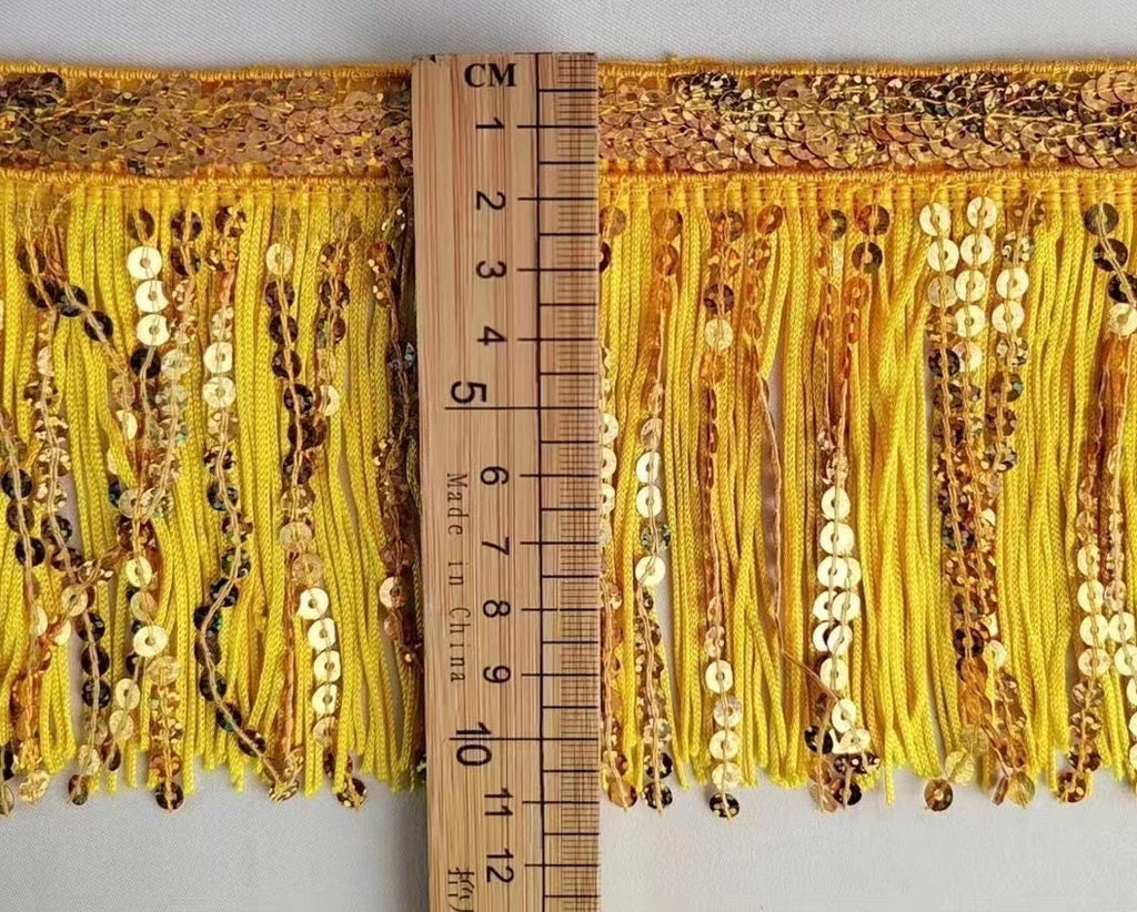 10 meter wasbare, 10 cm brede, dikke franje van kettingen en pailletten, geschikt voor jurken, lampenkappen, naaiprojecten en knutselwerkjes.