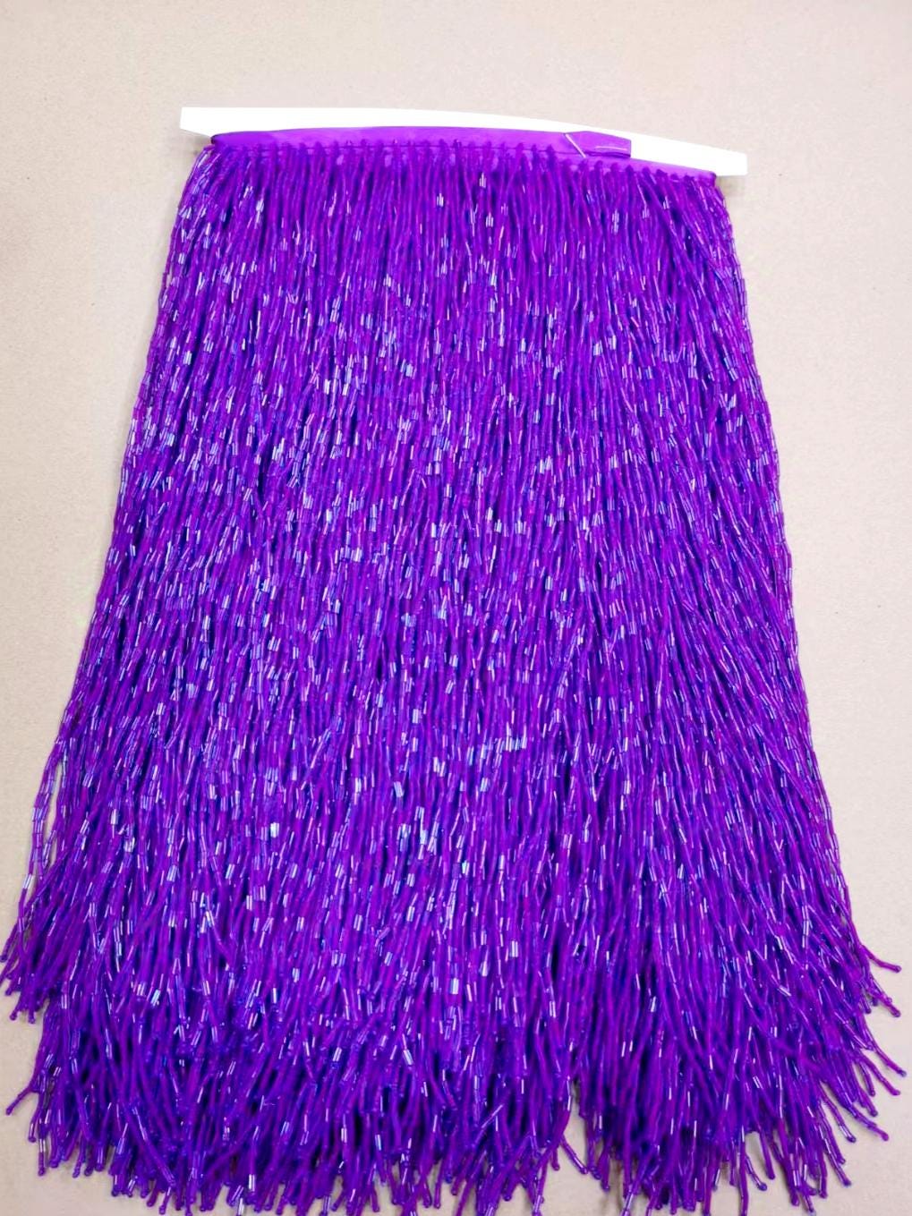 Frange perlée de perles tubulaires de 5 yards (4,47 m) et 30 cm de large, 30 cm de large, couleur or, argent, rouge, rose vif, orange, violet, noir, vert, bleu, rose.