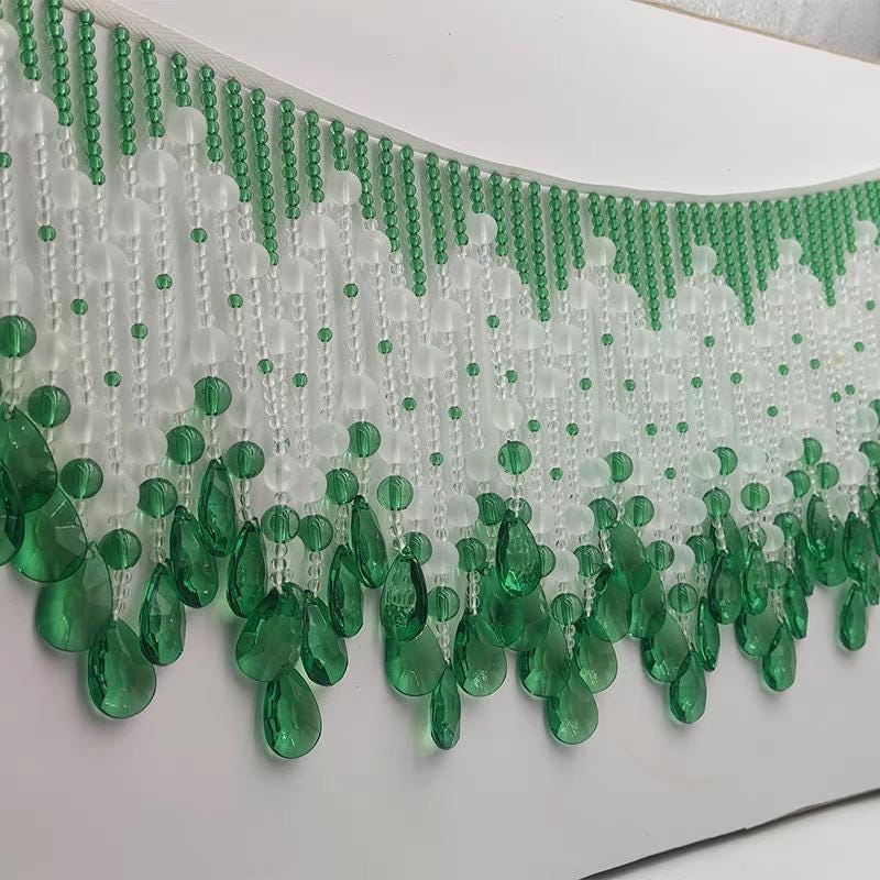 Handgemaakte franje van smaragdgroene kristallen kralen: decoratie voor lampenkap of jurk, 18 cm breed