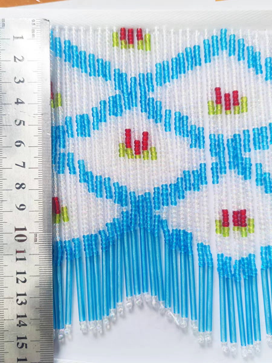 Franges perlées à motif losanges et fleurs, faites main (91 cm de long x 15 cm de large). Idéales pour rideaux, abat-jour et autres accessoires de couture et de loisirs créatifs.