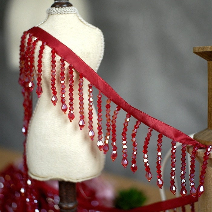 Frange de perles de cristal faites à la main : Bordure de robe rouge rubis, 5,5 cm de large