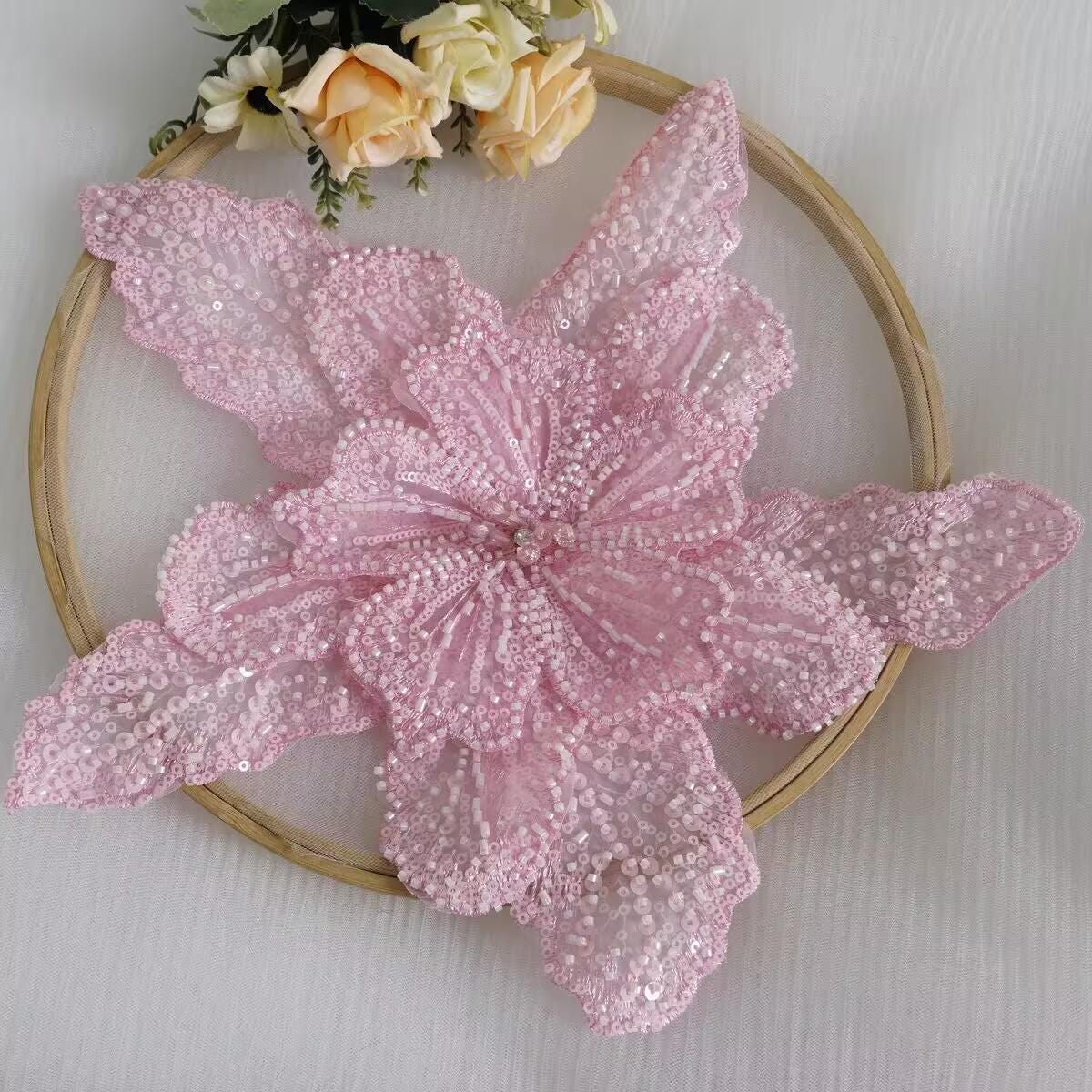 Écusson floral perlé fait main, appliqué en strass et paillettes (29 cm)