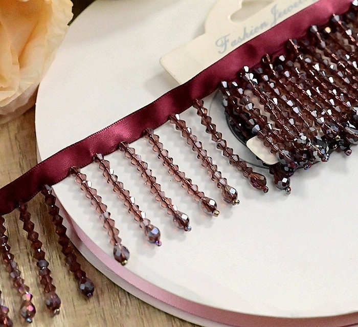 Frange de perles de cristal faites à la main : Bordure de robe rouge rubis, 5,5 cm de large
