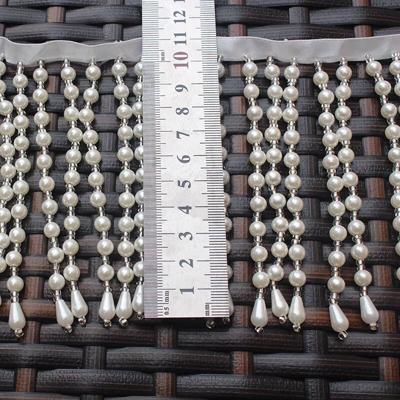 Frange de perles entièrement faite à la main, 90 cm de long x 11 cm de large, noire et blanche, pour abat-jour.