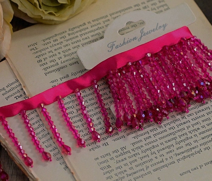 Frange de perles de cristal faites à la main : Bordure de robe rouge rubis, 5,5 cm de large