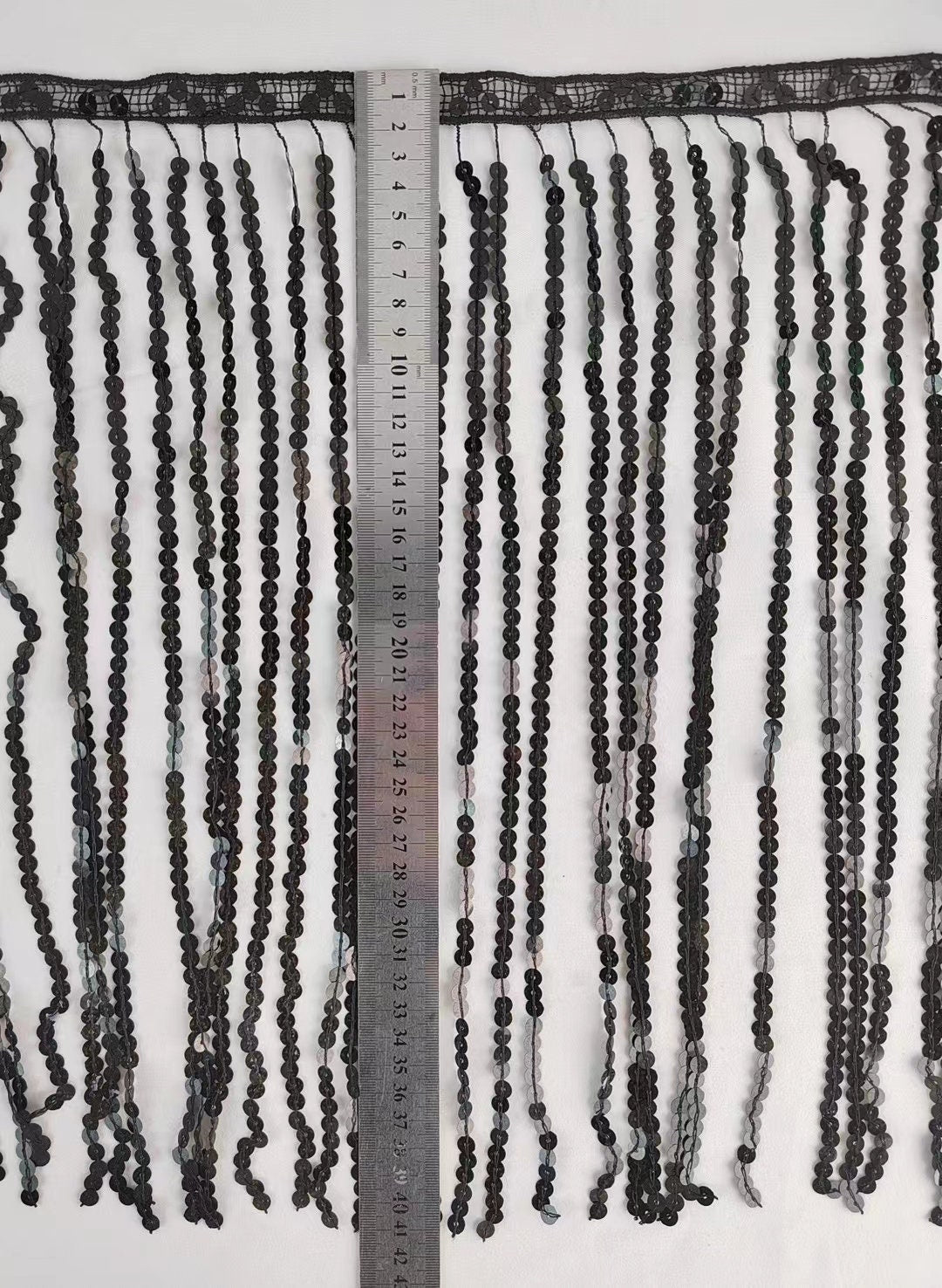 Franje met pailletten: 10 meter, 40 cm breed, 1,5 cm hoofdband