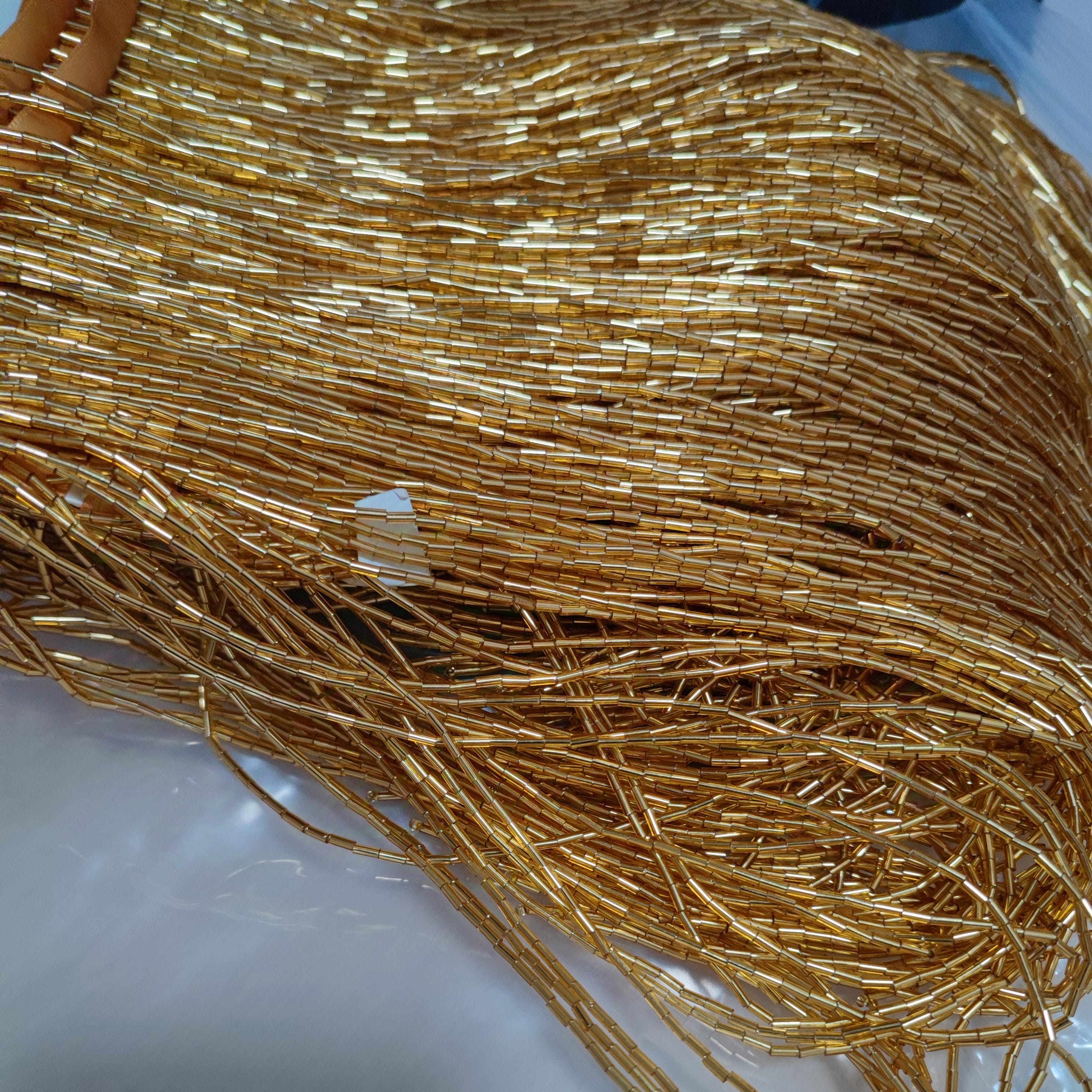 Gouden kraaltjesfranje: 30 cm brede kwast voor jurken en kostuums