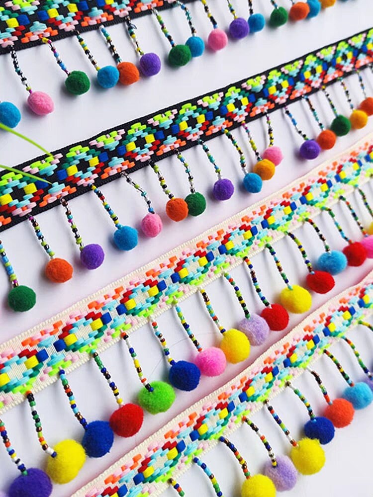 Frange à pompons faite main, 90 cm de long et 6 cm de large, ornée de perles. Idéale pour abat-jour, robe, etc. (à coudre soi-même).