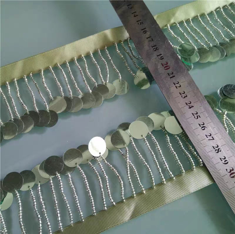 Franges en perles de rocaille et sequins faites main : garniture de couture à faire soi-même