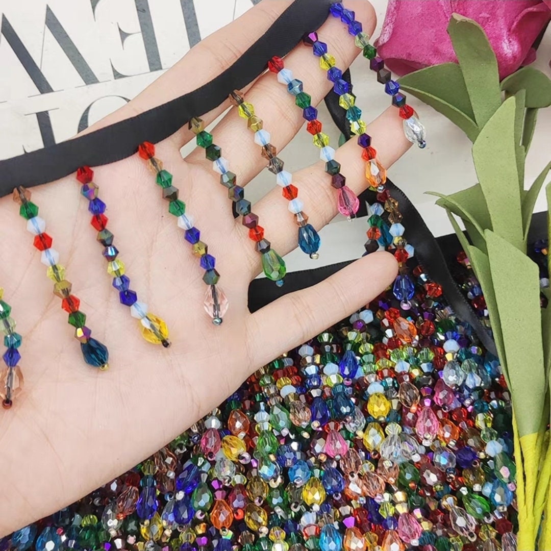 Bordure à franges de perles de cristal faites à la main : Ombre argent iris, gris anthracite (5,5 cm de large)