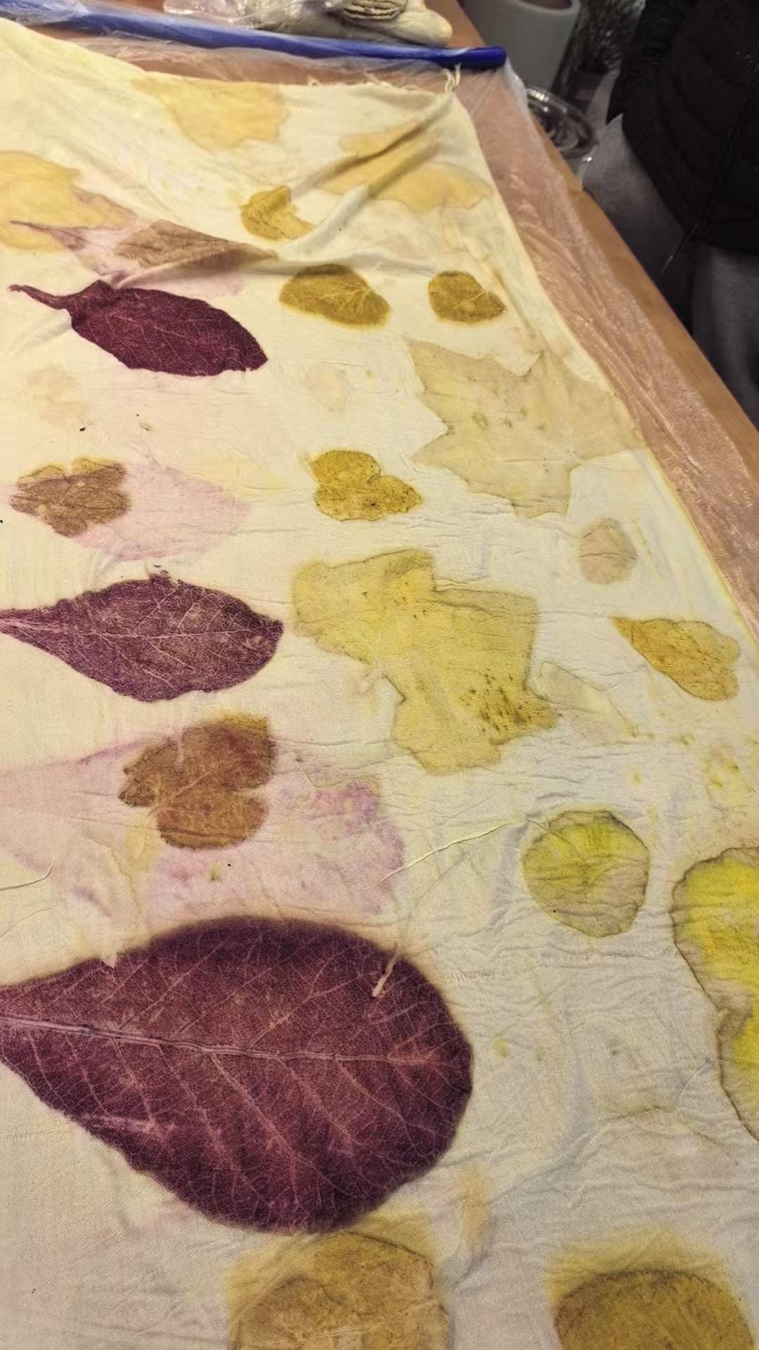 Eco-geprint linnen stof | Handgeverfd botanisch textiel (130cm x 200cm)