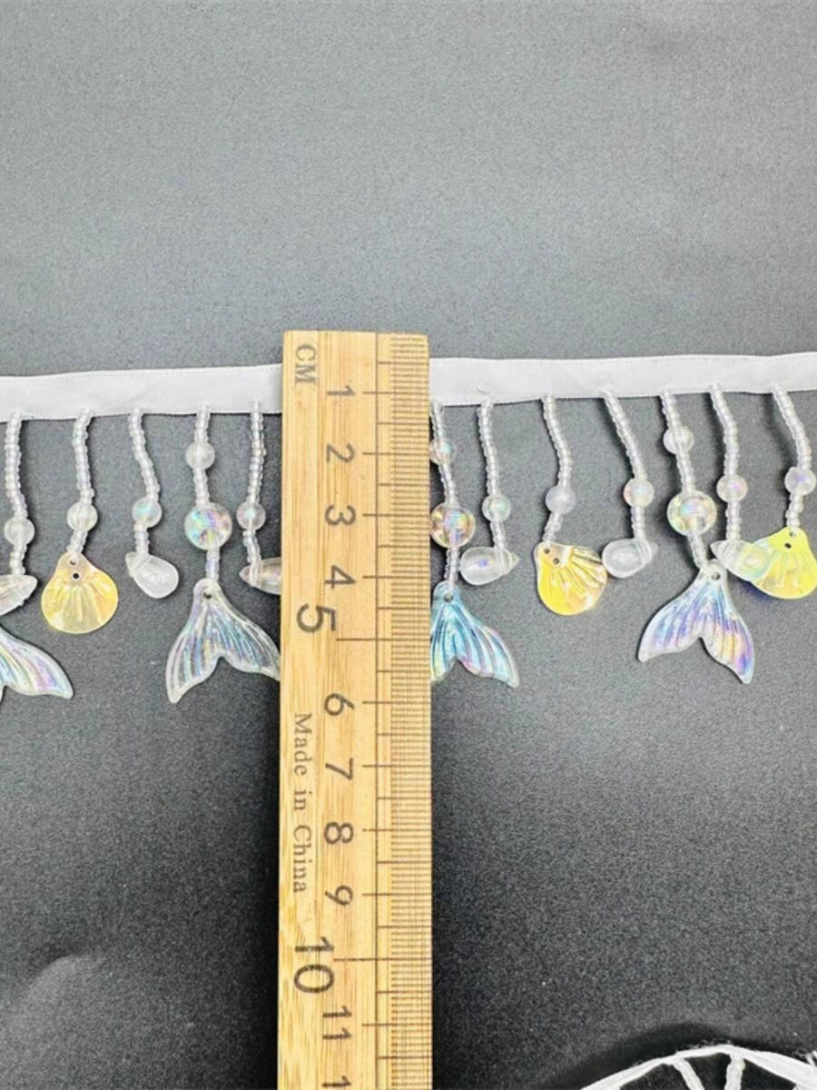 Franges perlées faites main, 90 cm de long, 5 cm de large, ornées de sequins en forme de coquillage et de perles en plastique en forme de poisson. Idéales pour les activités manuelles des enfants.