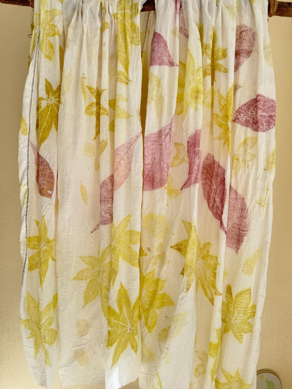 Eco-geprint linnen stof | Handgeverfd botanisch textiel (130cm x 200cm)