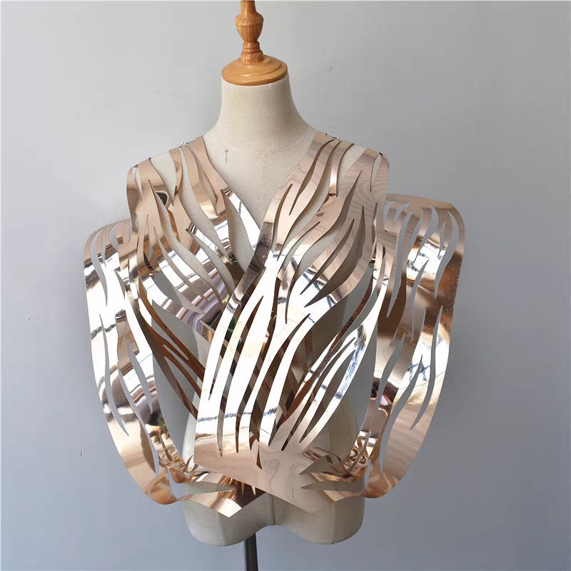 Stof met waterstroompailletten en spiegeleffect: Speciaal kostuummateriaal (32x72cm)