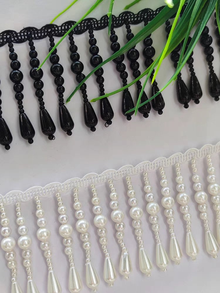 Frange perlée faite main, 90 cm de long, 6,5 cm de large, en perles de nacre. Idéale pour abat-jour, robe ou création DIY.