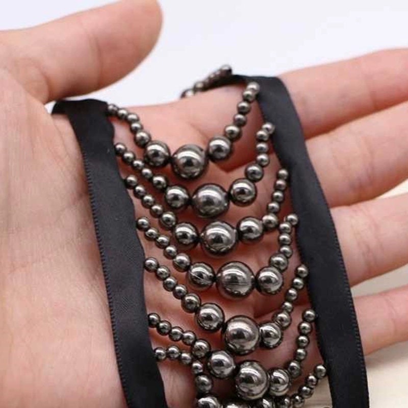 Franges perlées double face faites main, 90 cm de long, 6 cm de large. Idéales pour une robe, un abat-jour ou des créations artisanales.