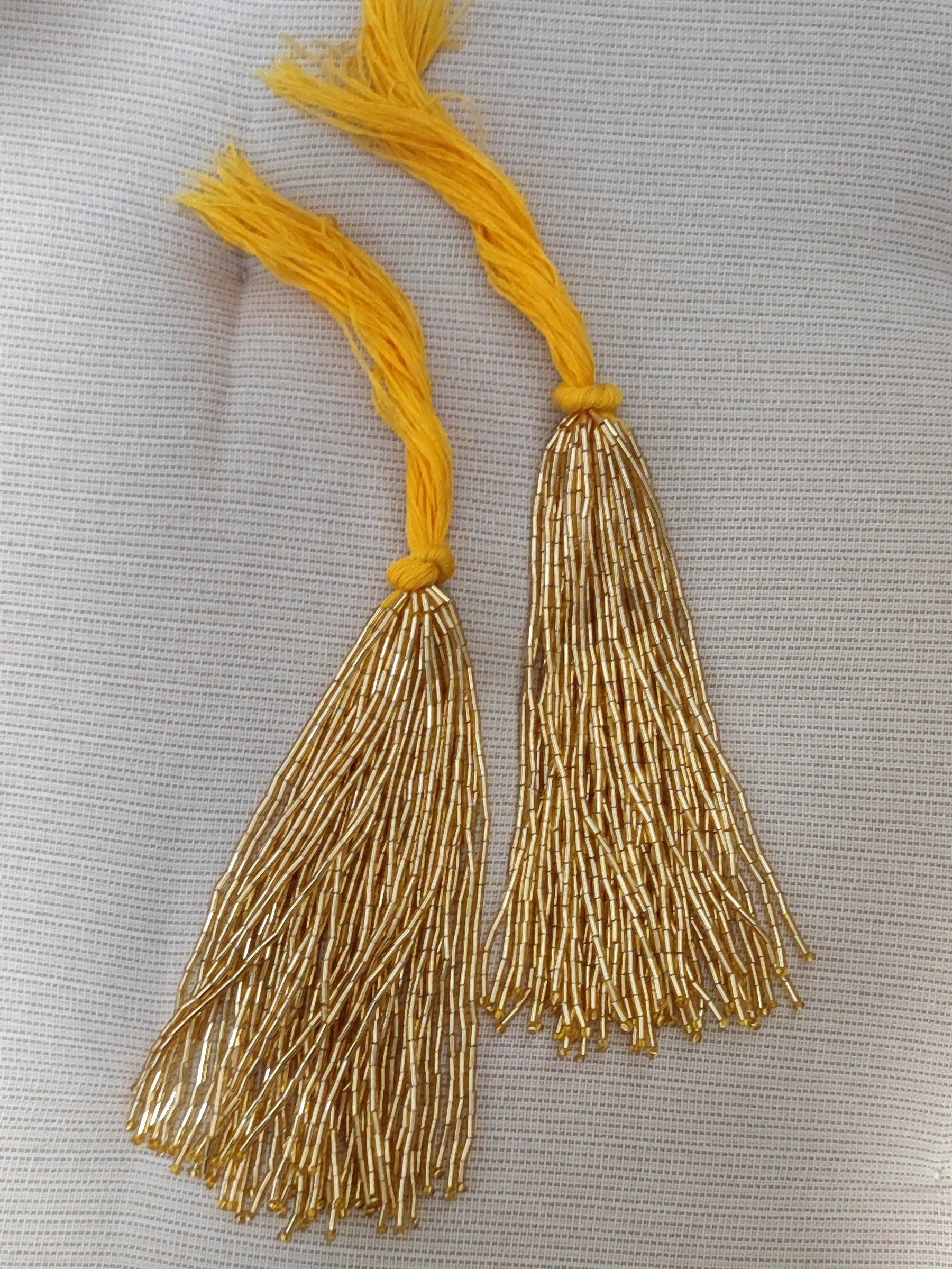 Kleine hoeveelheden op maat gemaakte individuele kralenfranjes, alle kleuren en maten. De minimale bestelhoeveelheid (MOQ) is afhankelijk van de maat.