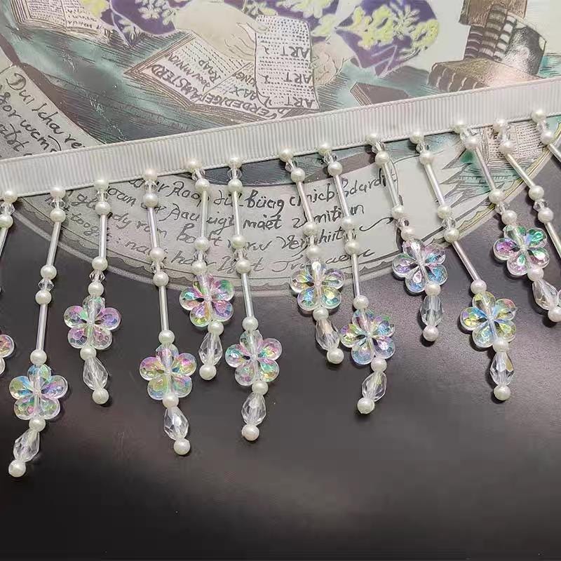 AB Kristallen Bloemenfranje met Kralen: Couture Jurkkwastje (90 cm)