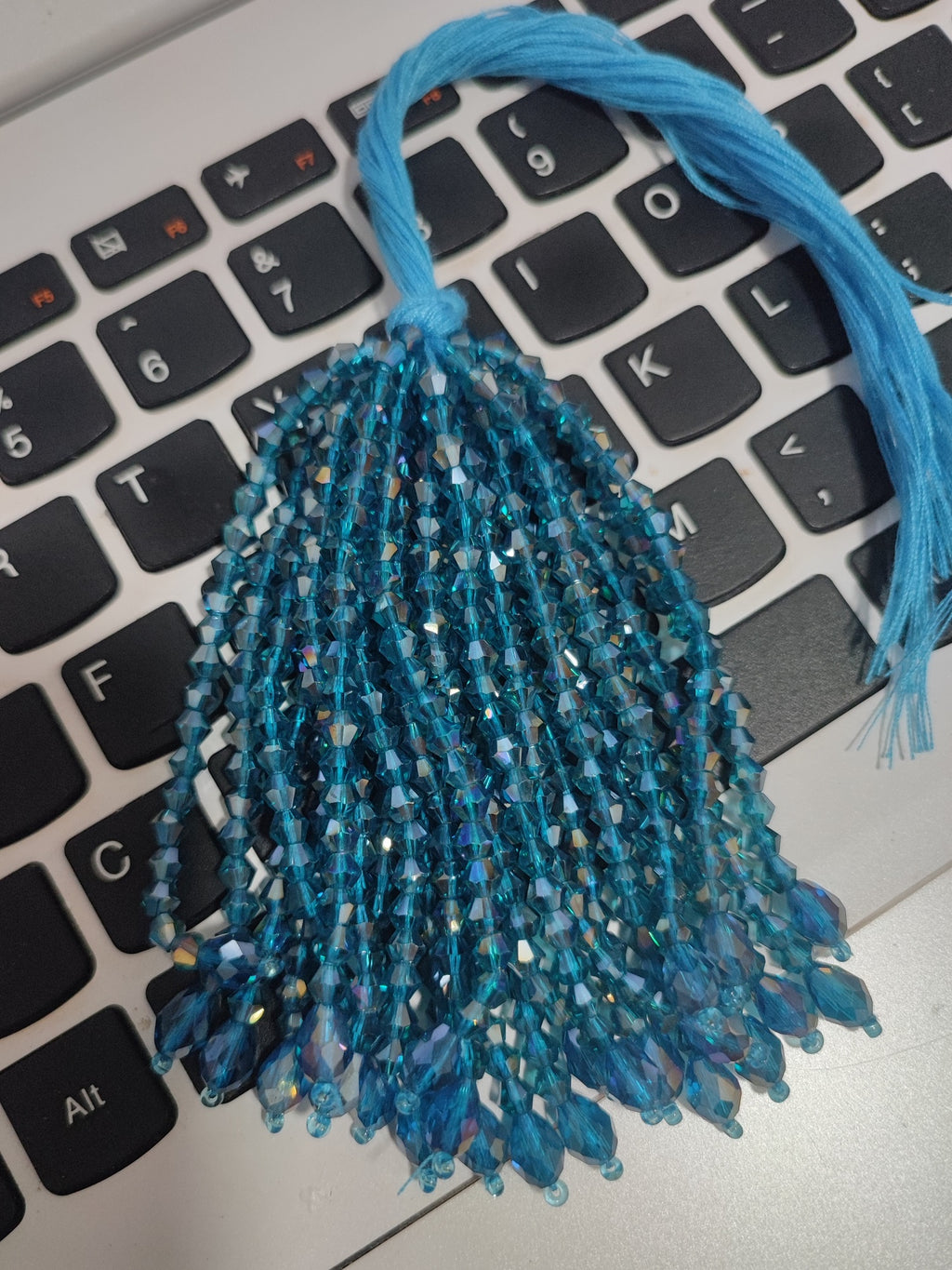 Koningsblauwe kristallen kralen franjes: haute couture kostuumversiering