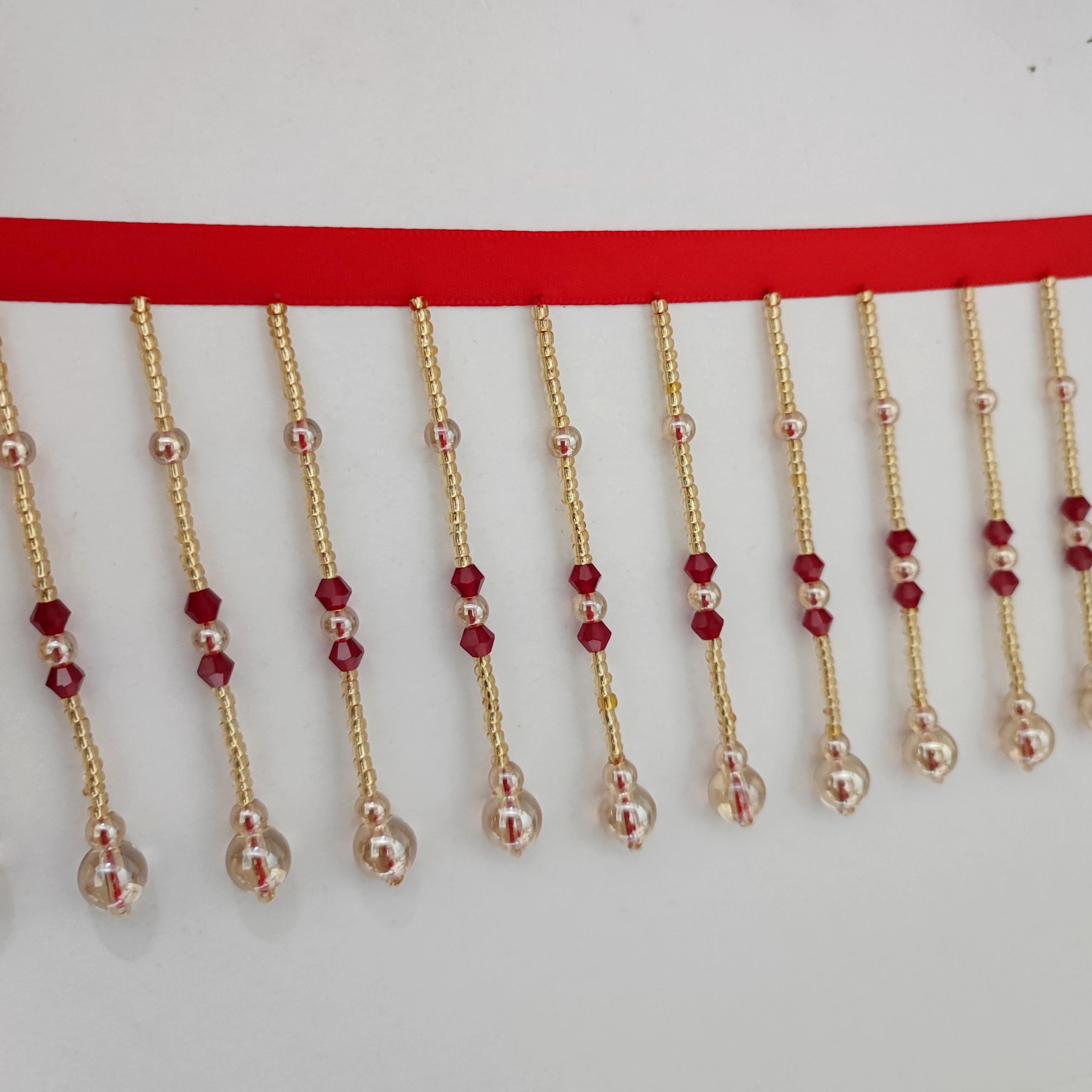 Frange perlée faite main, 90 cm de long et 9 cm de large, en perles de verre et de cristal. Idéale pour la couture, la confection d'abat-jour ou de rideaux. Disponible en 3 couleurs différentes.