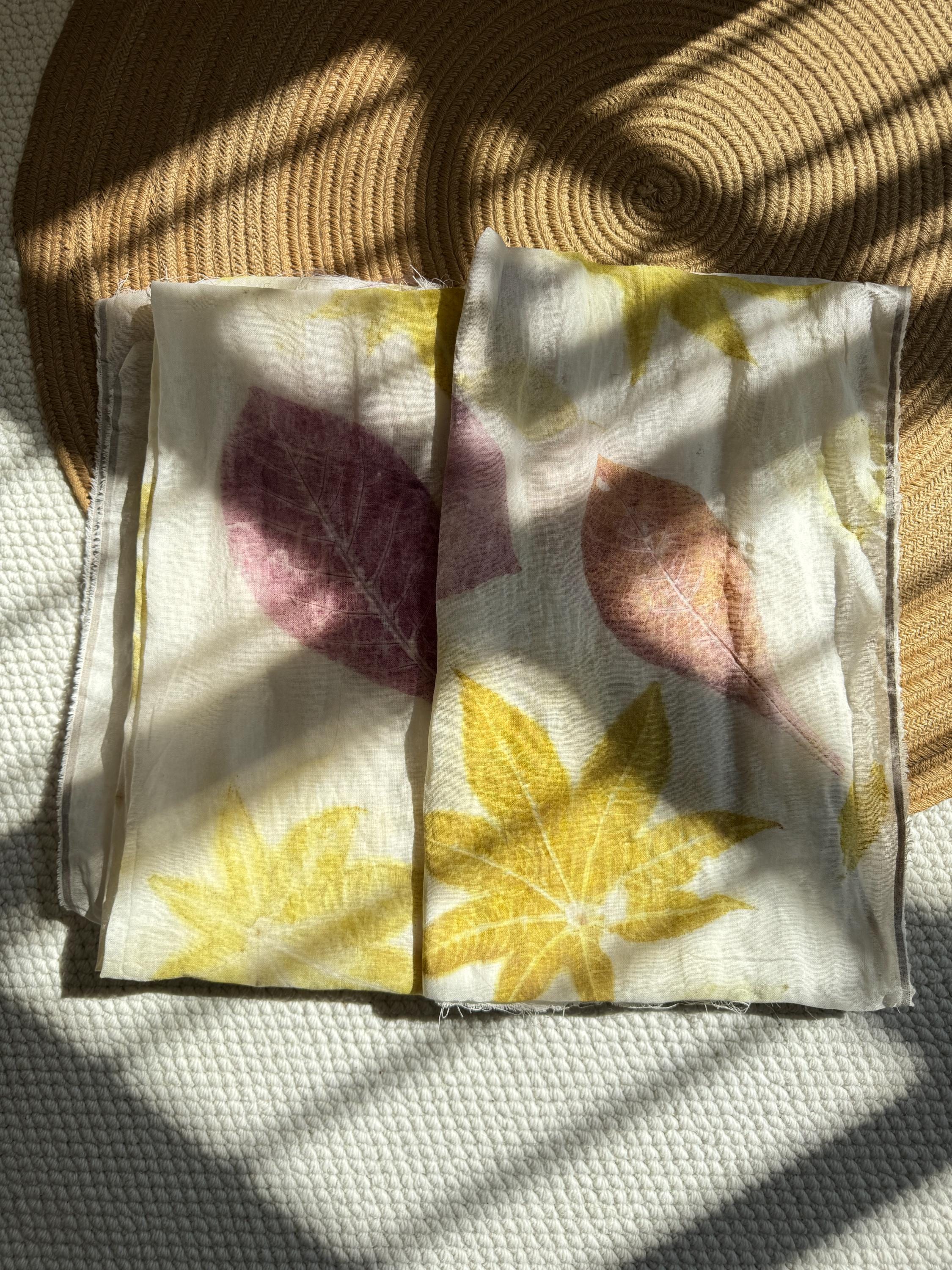 Eco-geprint linnen stof | Handgeverfd botanisch textiel (130cm x 200cm)