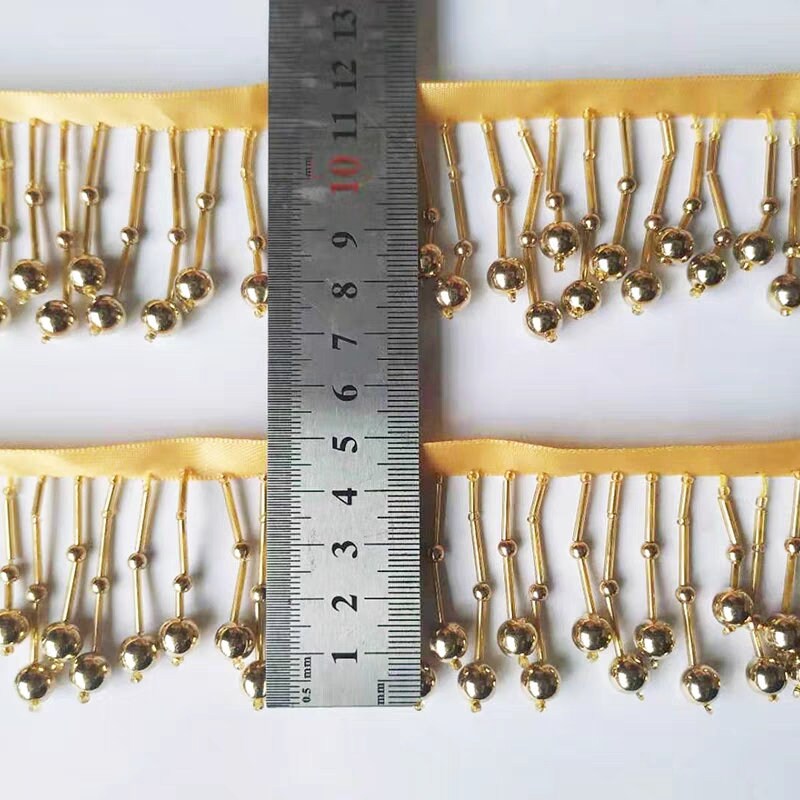 Handgemaakte franje van 90 cm lang en 5 cm breed met gouden kralen, geschikt als kwastje voor een jurk, franje voor een lampenkap of een zelfgemaakte glinsterende gouden kralenfranje.