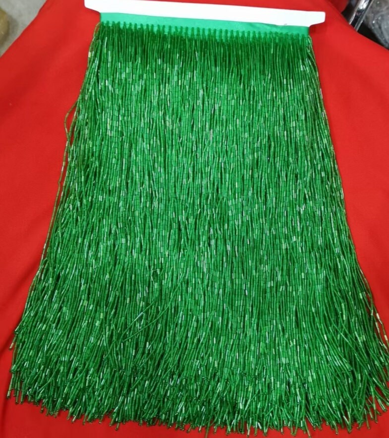Frange perlée de perles tubulaires de 5 yards (4,47 m) et 30 cm de large, 30 cm de large, couleur or, argent, rouge, rose vif, orange, violet, noir, vert, bleu, rose.