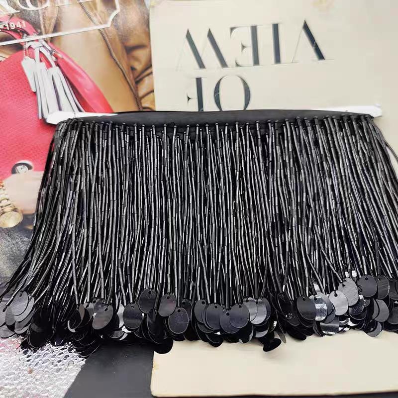 Frange à paillettes et perles : perles tubulaires, garniture pour robe et costume - 90 cm