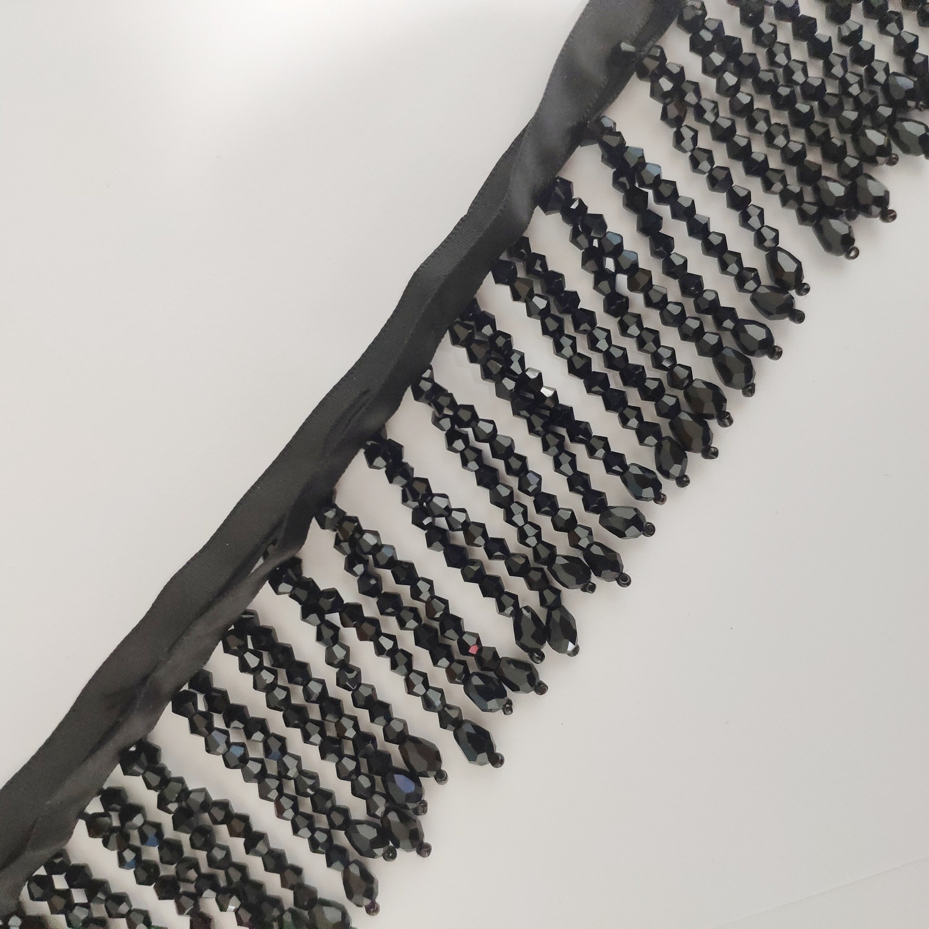 Handgemaakte, glanzende kristallen kralenfranjes van 5,5-6 cm breed, geschikt voor danskleding, trouwjurken, kostuums, lampenkapfranjes, 10 verschillende kleuren.