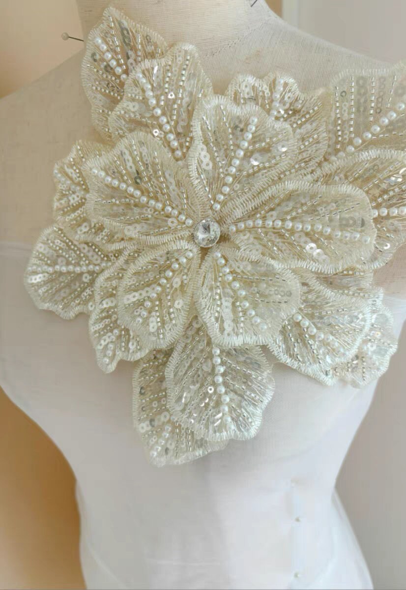 Écusson floral grand format fait main, 23 cm, ivoire, écusson perlé pour robes de mariée et costumes