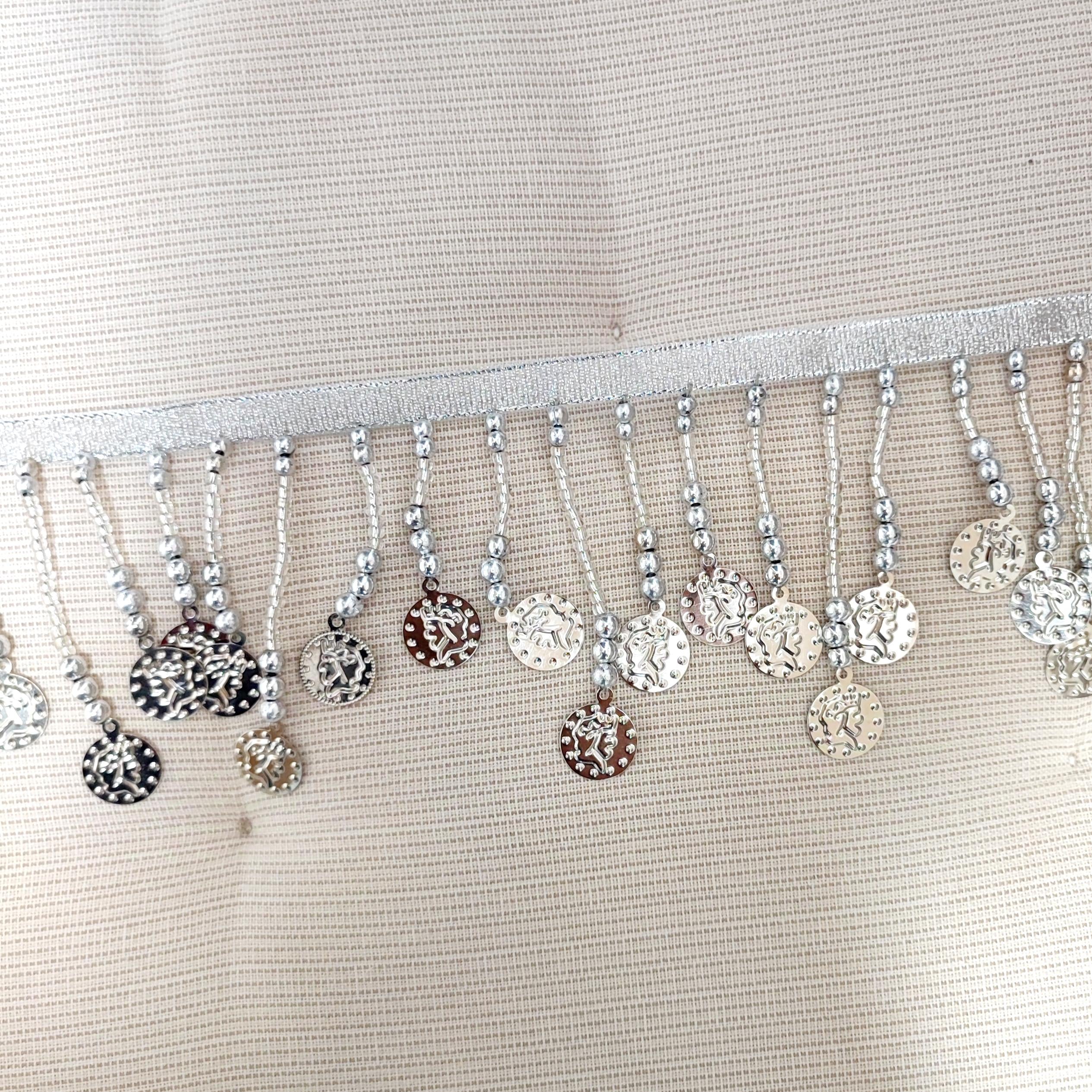 Frange à perles métalliques en forme de pièces : perles de rocaille dorées et argentées (90 cm)