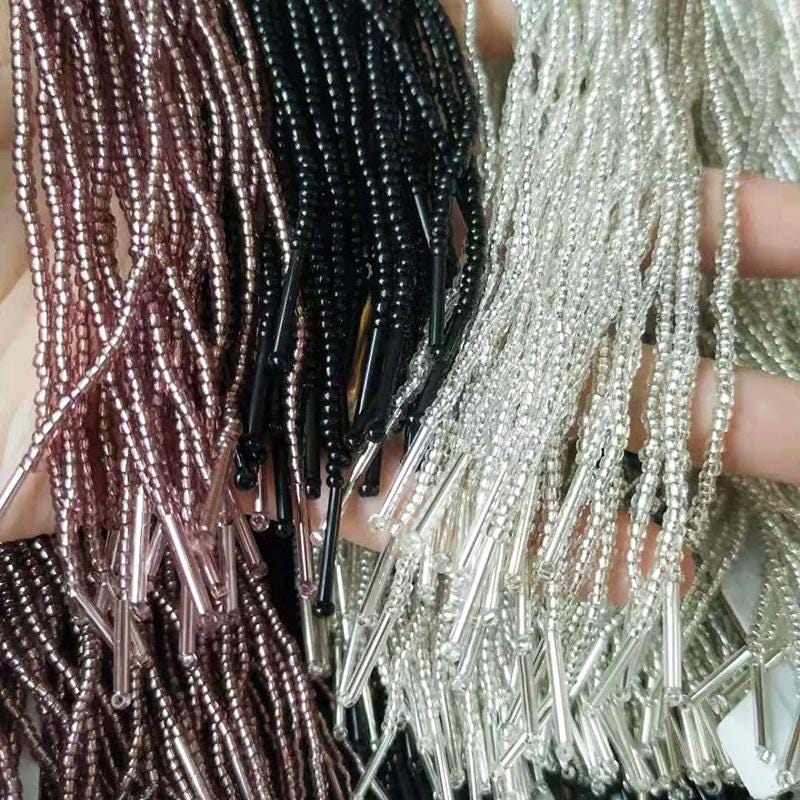 Frange perlée de 15 cm : perles de rocaille argentées et longs pompons tubulaires, couleurs sur mesure, 4,5 m