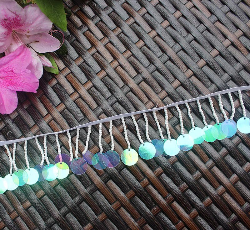 Franges en perles de rocaille et sequins faites main : garniture de couture à faire soi-même