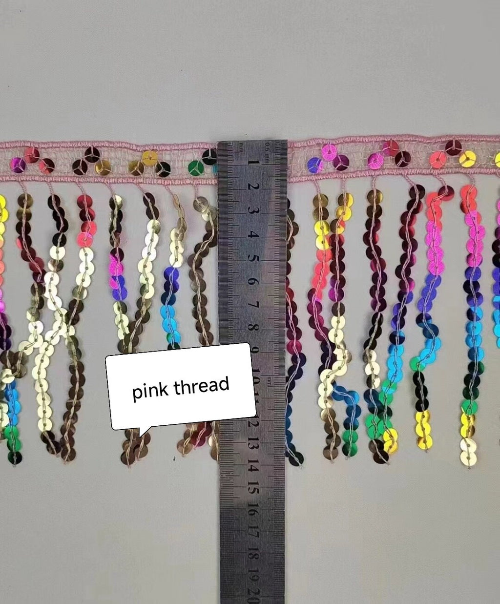 10 meter lange, 15 cm brede regenboogkleurige paillettenfranje, in 10 verschillende kleuren.