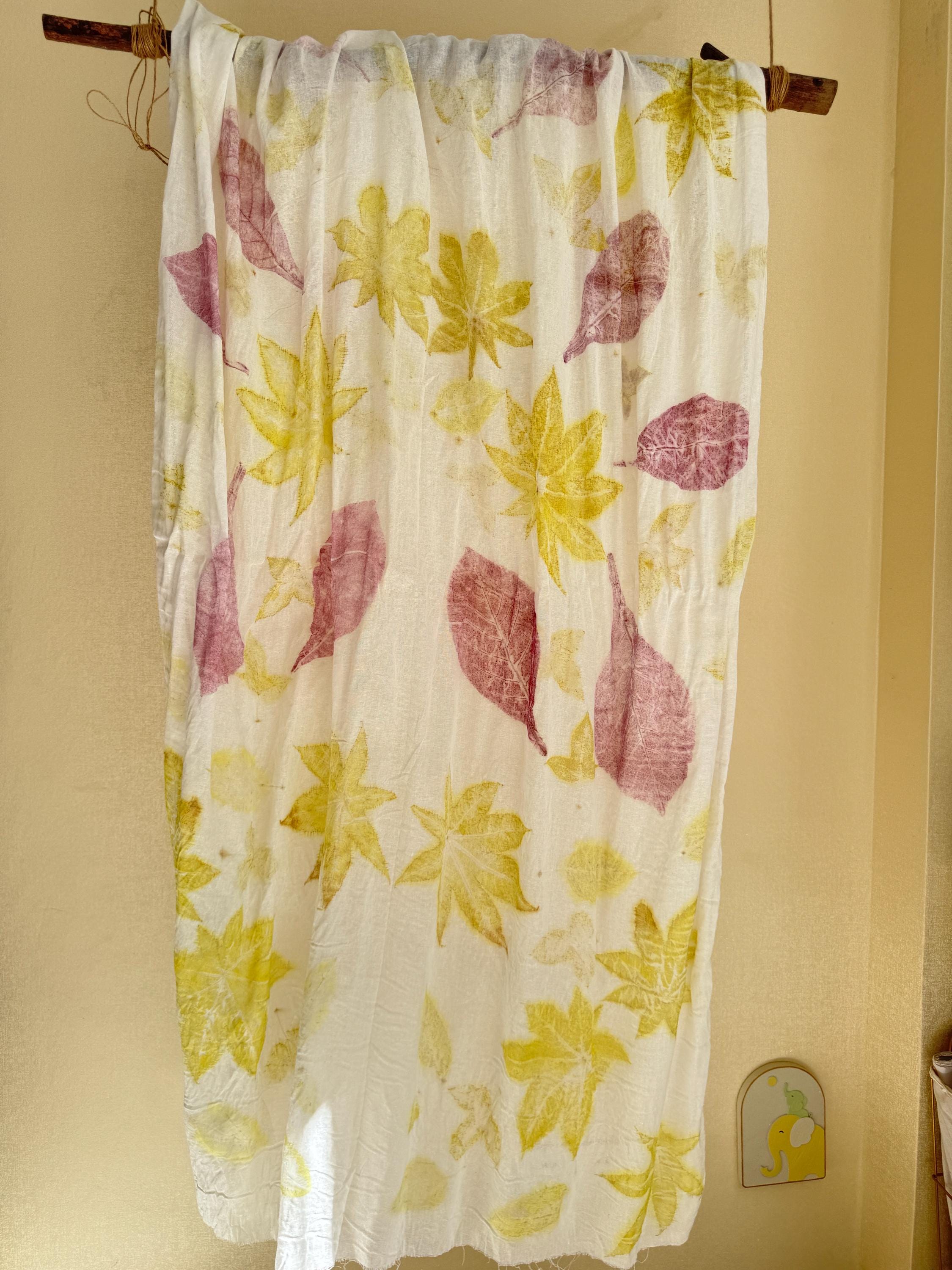 Eco-geprint linnen stof | Handgeverfd botanisch textiel (130cm x 200cm)