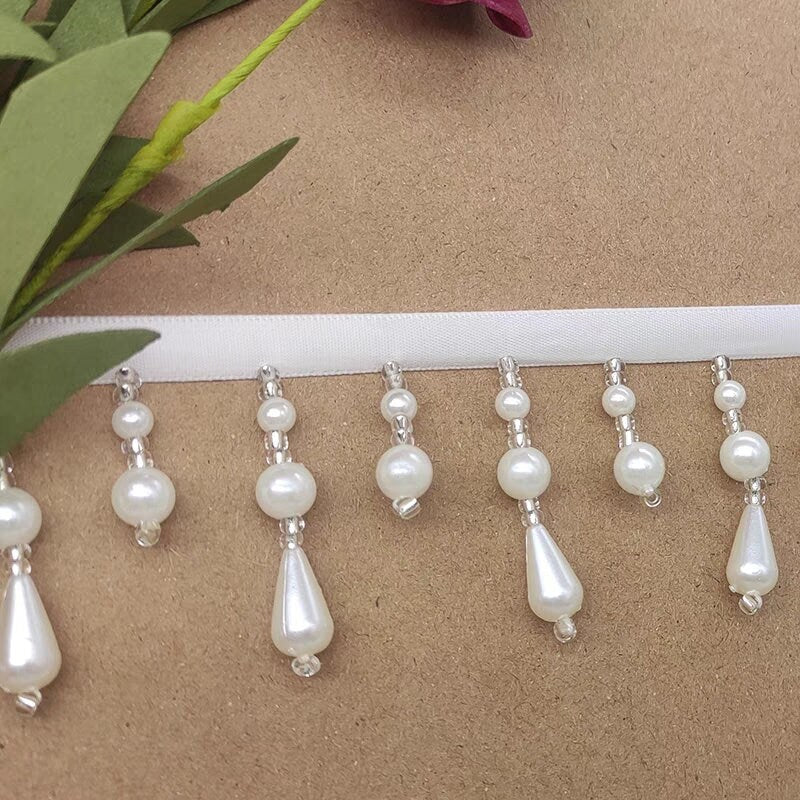 Frange à cocktail faite main, en perles de 90 cm de long et 4,5 cm de large.