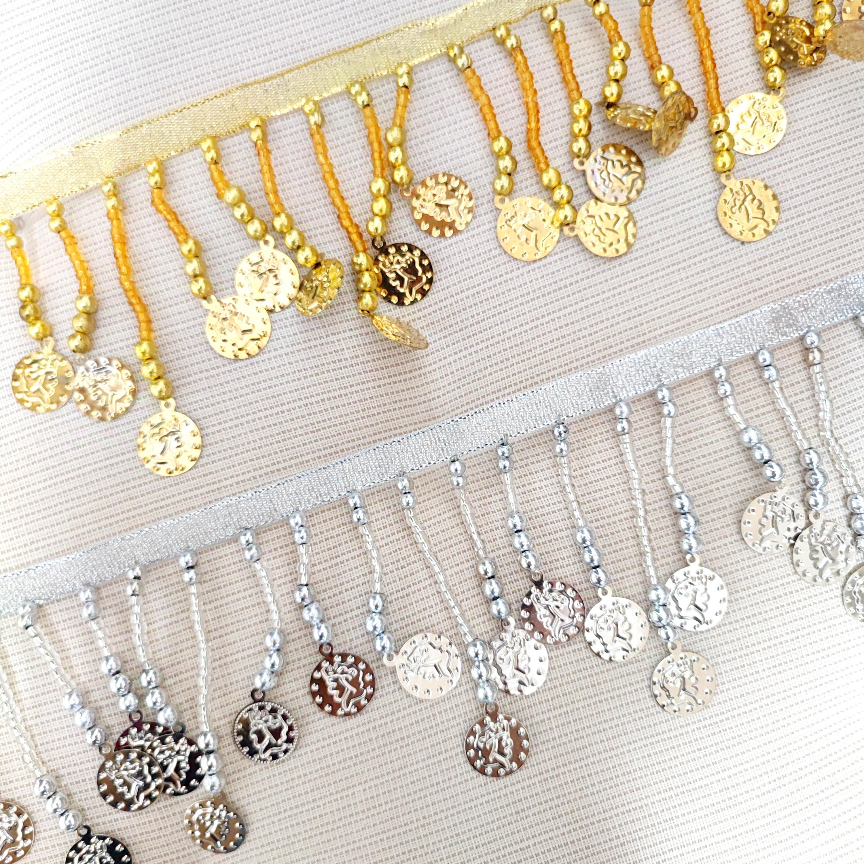 Frange à perles métalliques en forme de pièces : perles de rocaille dorées et argentées (90 cm)