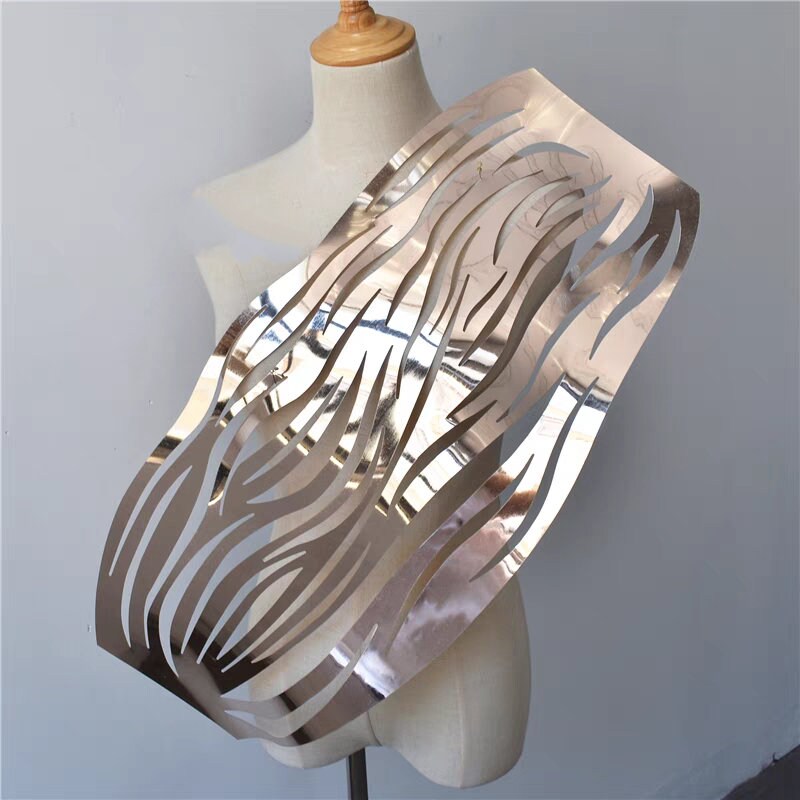 Stof met waterstroompailletten en spiegeleffect: Speciaal kostuummateriaal (32x72cm)