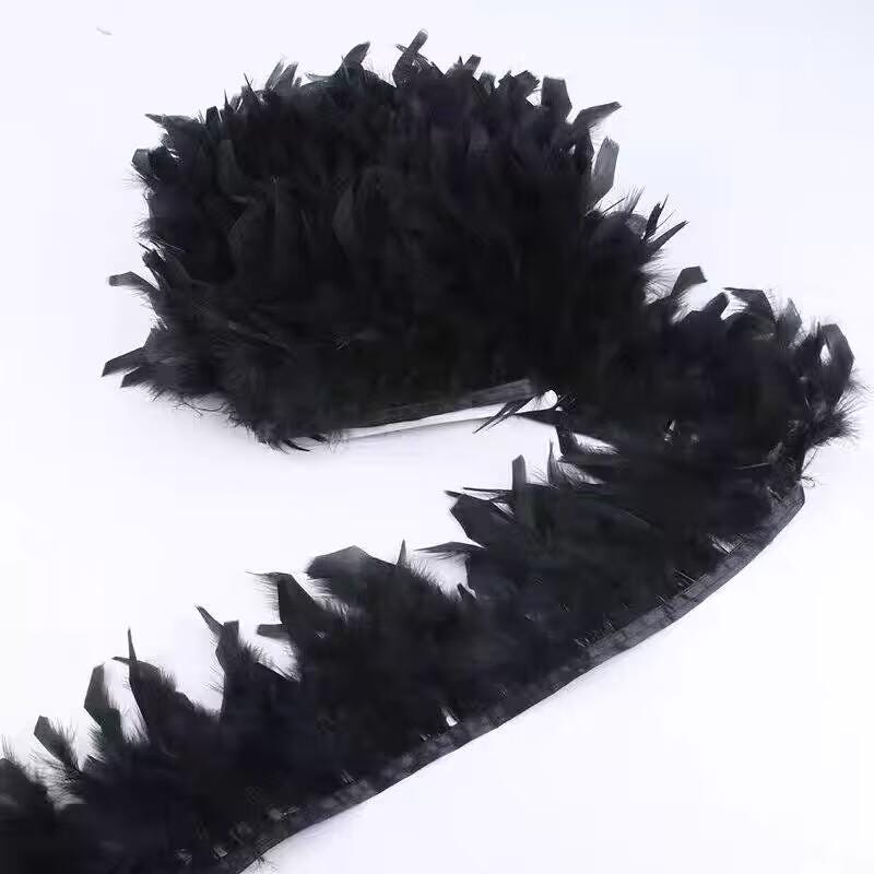 Frange en plumes de dinde de 12 à 18 cm de large, 10 m/couleur/lot, 23 couleurs différentes disponibles.