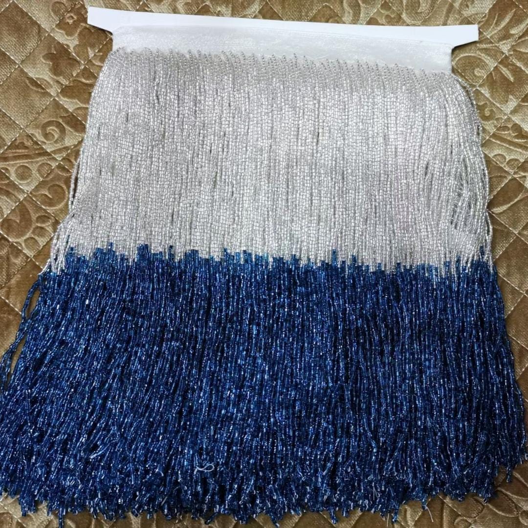 Frange perlée bicolore en perles de verre de 90 cm de long et 9 pouces de large : rouge clair, argent, bleu marine, rose vif, vert argenté, vert et noir.