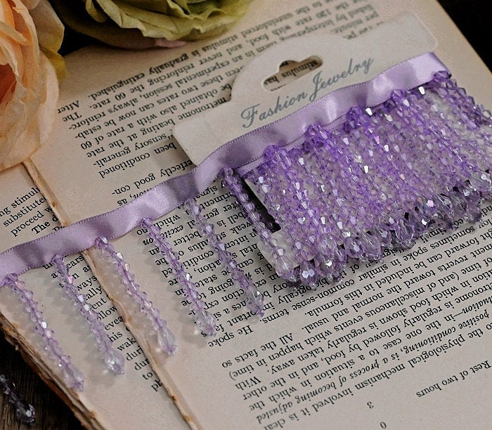Franges en perles de cristal faites à la main : garniture violette pour costumes de danse